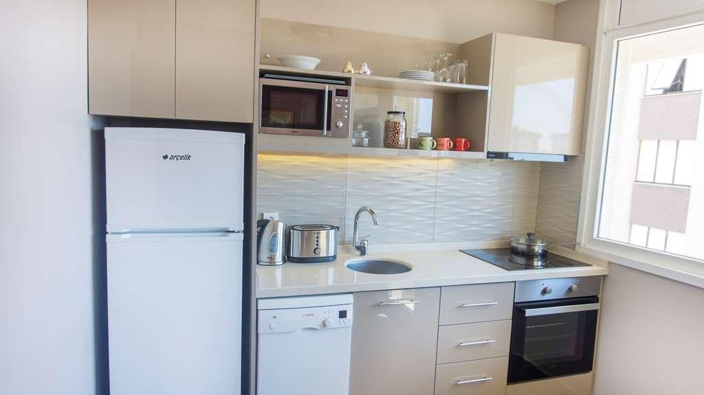 The Marmara Suadiye Residence Istanbul Room photo